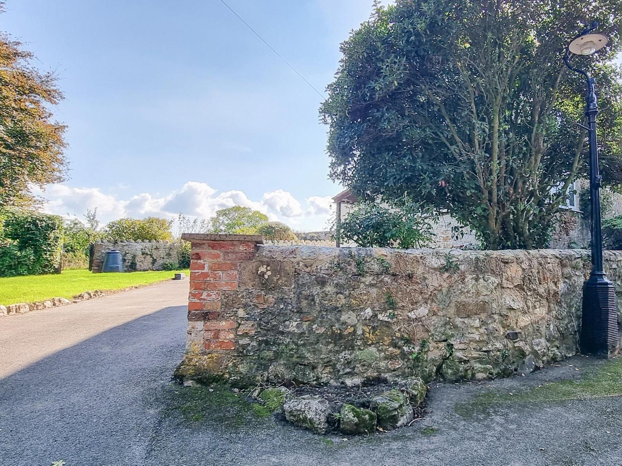 فيلا The Moat House Cudworth المظهر الخارجي الصورة